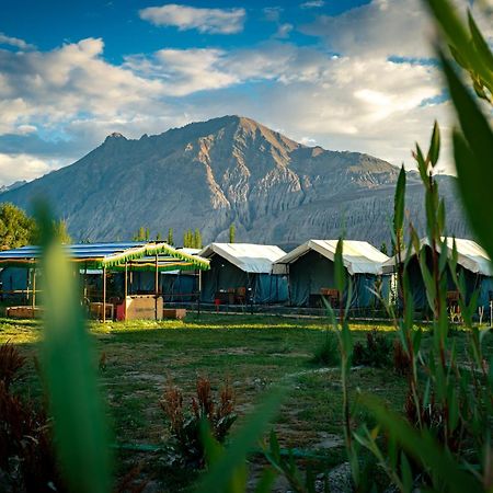 Green Throne Camp Bed and Breakfast Λεχ Εξωτερικό φωτογραφία